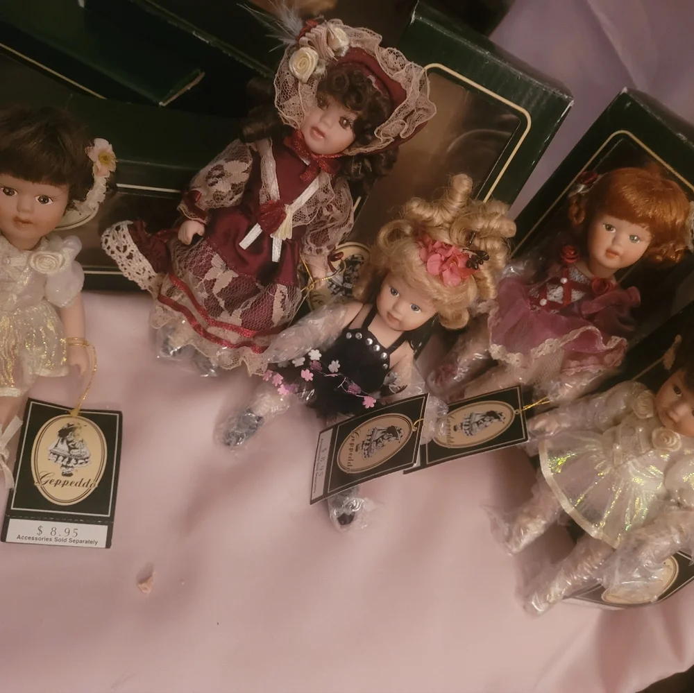 Geppeddo Dolls - Picture 3 of 3